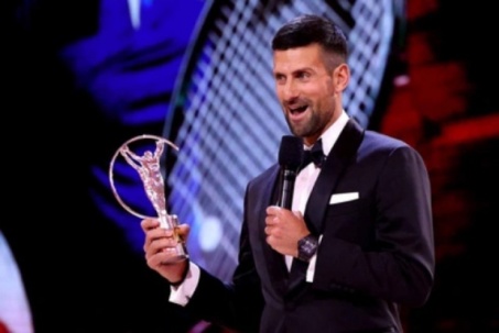 Djokovic vượt Messi, lần thứ 5 giành giải "Oscar thể thao" như Federer