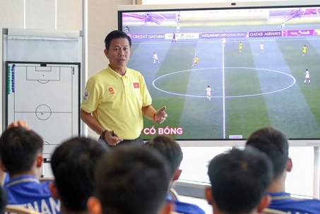HLV Hoàng Anh Tuấn bật mí về đấu pháp U23 Việt Nam gặp Uzbekistan