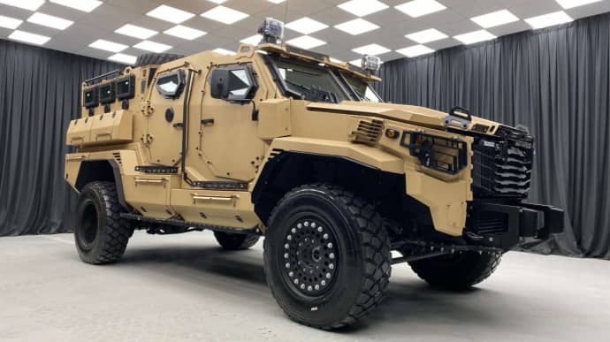 Một chiếc xe bọc thép kháng mìn MRAP do công ty&nbsp;Armored Group của Mỹ sản xuất.