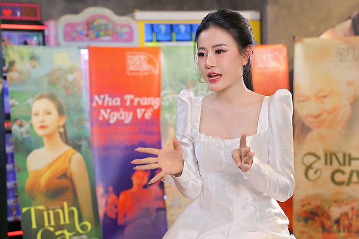 Ca sĩ Diệu Hà sinh năm 1989 tại Thanh Hóa