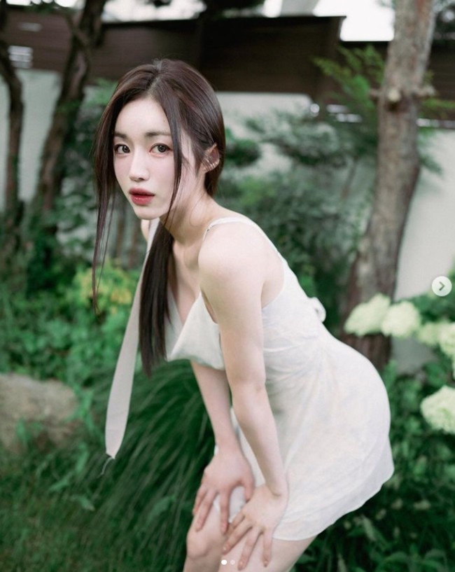 Học lỏm bí quyết da sáng dáng xinh từ cô nàng chuẩn "con người ta" - 5