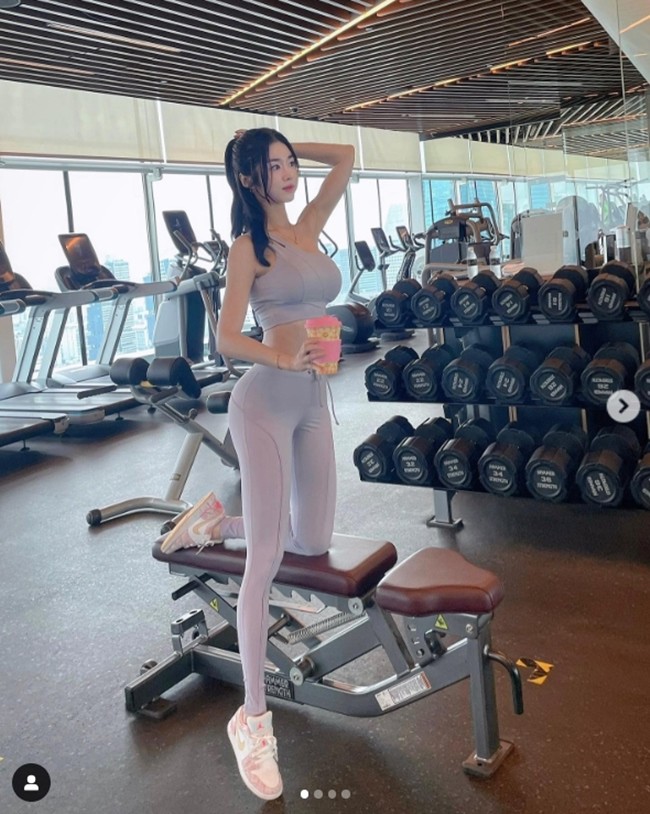 Học lỏm bí quyết da sáng dáng xinh từ cô nàng chuẩn "con người ta" - 9