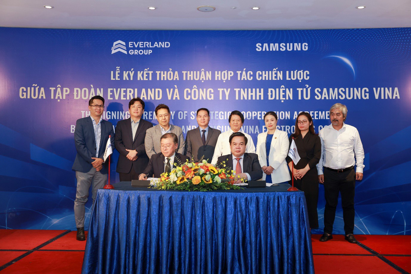 Chủ tịch HĐQT Tập đoàn Everland và Chủ tịch Công ty TNHH Điện tử Samsung Vina ký kết Thỏa thuận hợp tác chiến lược toàn diện giữa hai doanh nghiệp.