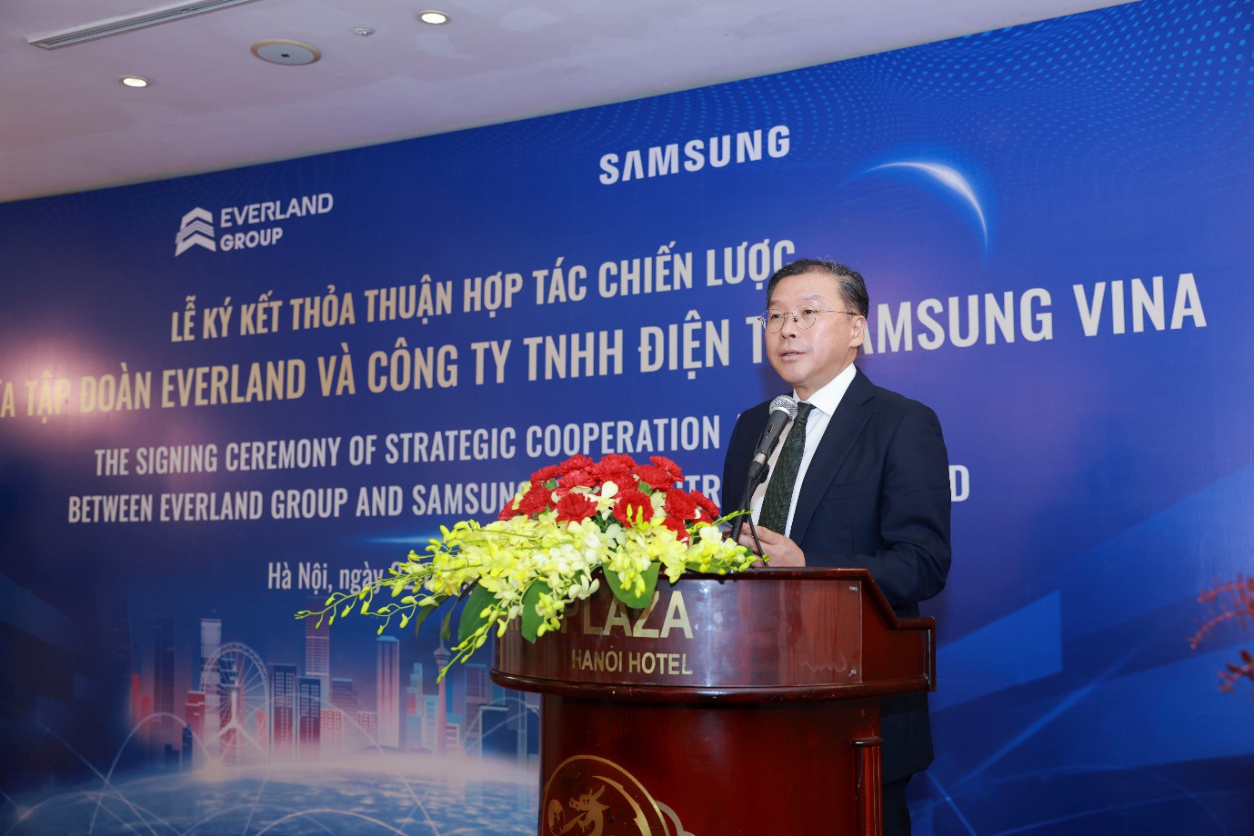 Ông Lee Chung Lyong - Chủ tịch Công ty Samsung Vina (thành viên Tập đoàn Samsung).