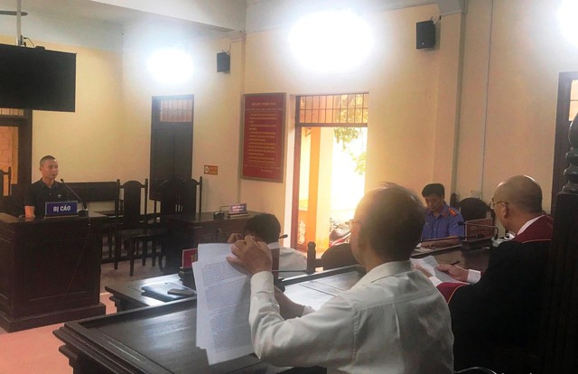 Quang cảnh phiên toà