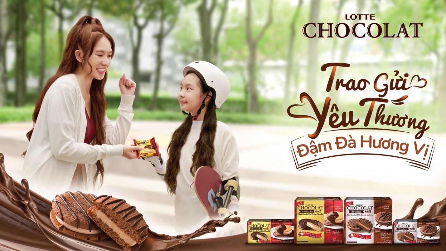 Yêu thương của mẹ được gửi gắm qua từng hành động nhỏ đầy ấm áp