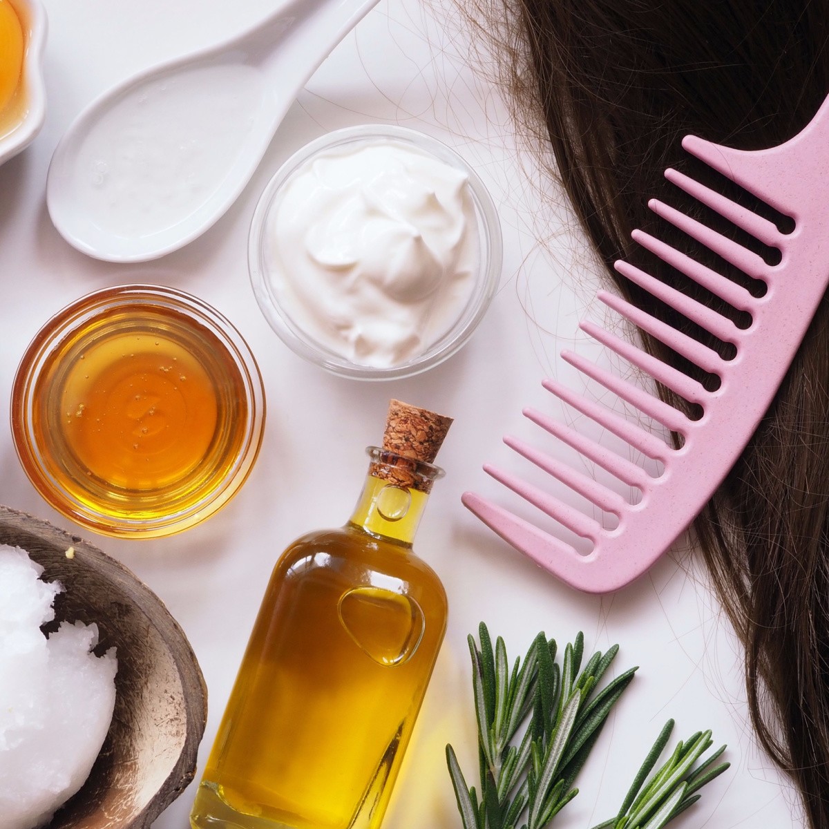 4 loại dầu dưỡng giúp nuôi tóc dài mượt, chắc khỏe
