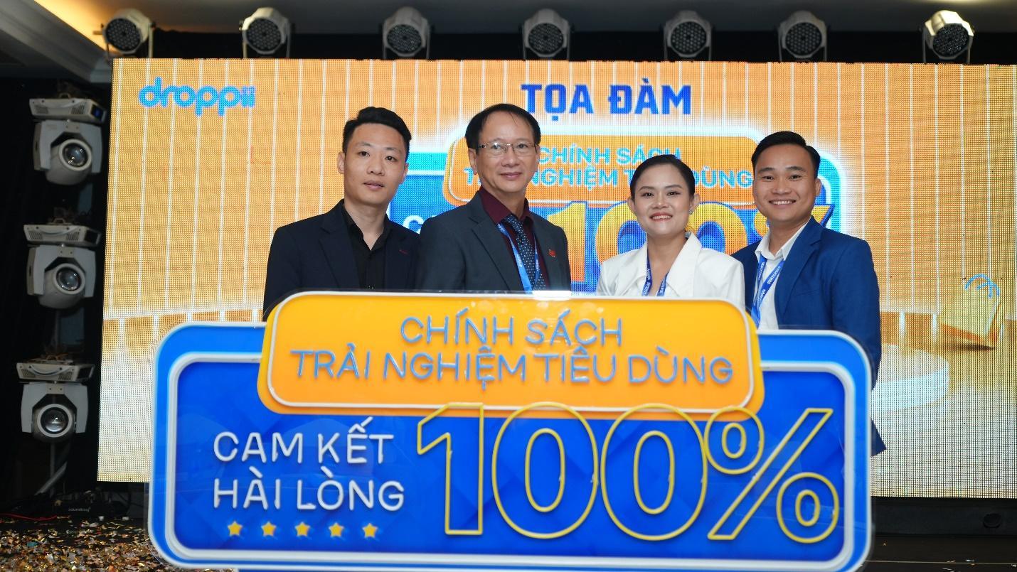 Đại diện Droppii, đại diện các PDP cùng đại điện đối tác kinh doanh thực hiện nghi thức công bố chính sách trải nghiệm tiêu dùng