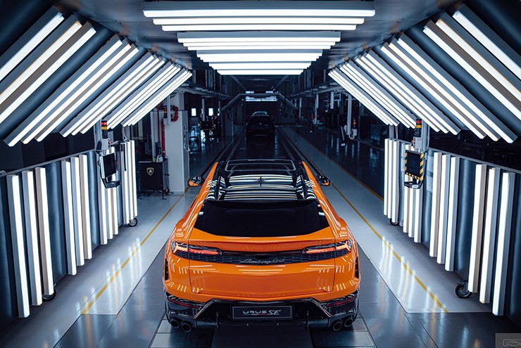 Lamborghini trình làng phiên bản Plug-in Hybrid đầu tiên trên siêu SUV Urus - 6