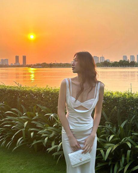 "Cô bé trà sữa Việt" mặc mốt "lộ viền bra" trong phim 18+, táo bạo nhất từ trước đến nay - 7