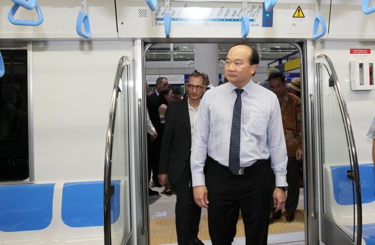 Ông Kho Ngee Seng Roy, Tổng Lãnh sự Singapore tại TP HCM, dành nhiều lời khen cho tuyến Metro số 1