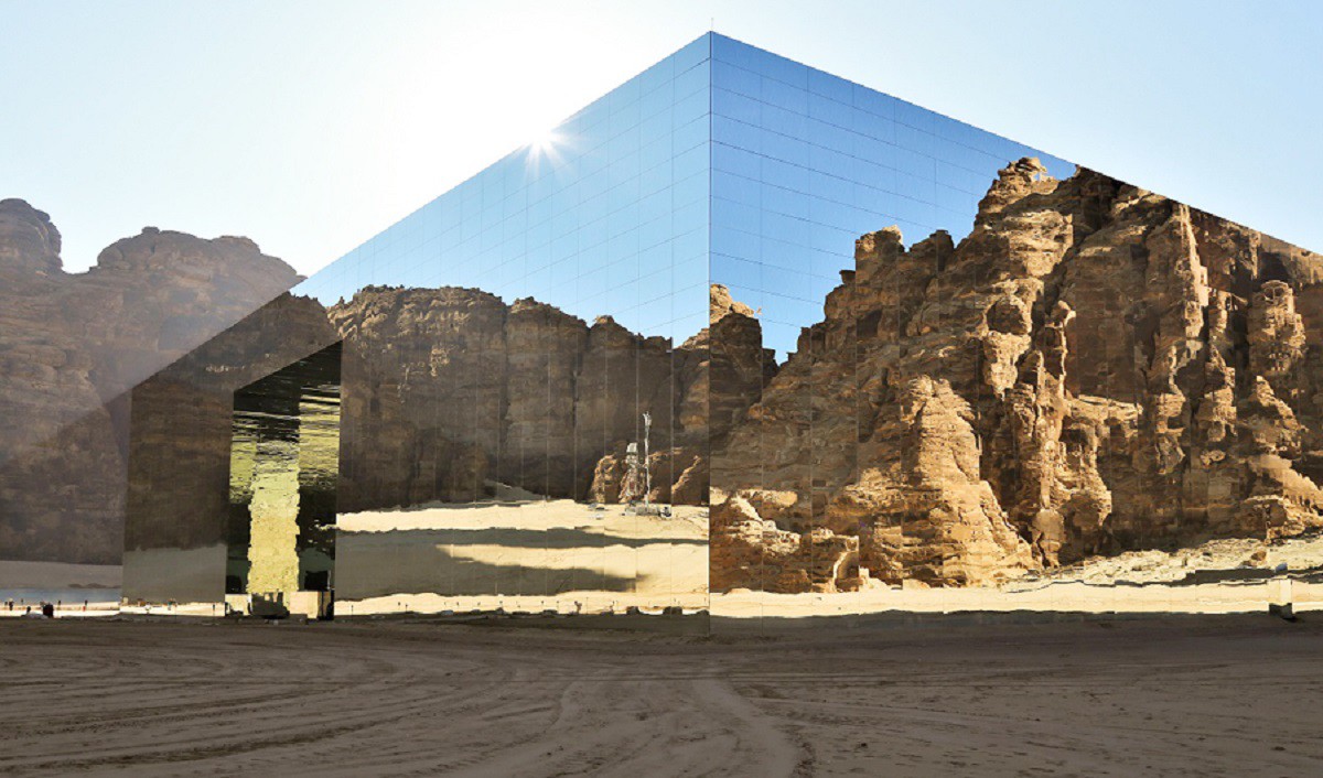 Bên trong tòa nhà được phủ gương lớn nhất thế giới với diện tích gần 10.000 m2 - 1