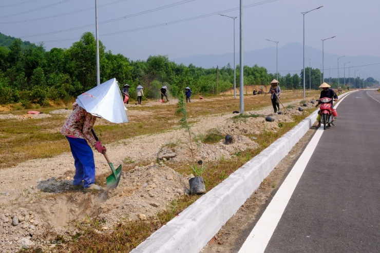 Đường vành đai phía Tây Đà Nẵng thông xe, kết nối khu công nghệ thông tin với biển