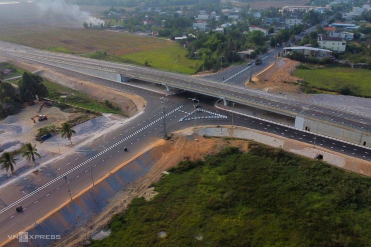 Đường vành đai phía Tây Đà Nẵng thông xe, kết nối khu công nghệ thông tin với biển