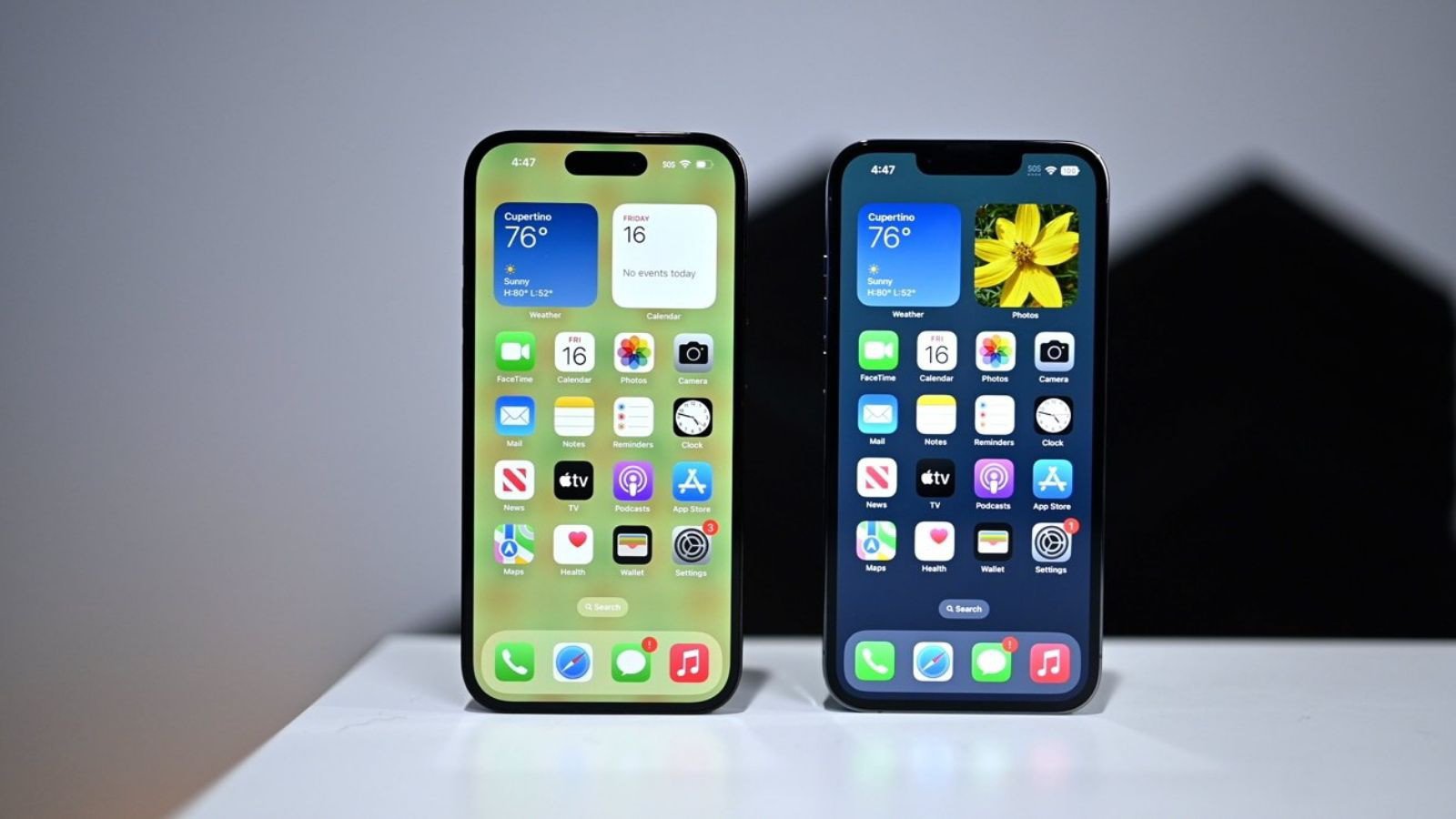 iPhone nhỏ gọn chọn iPhone 13 hay iPhone 14 Pro tốt nhất? - 1