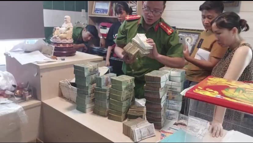 Tang vật liên quan đến vụ án