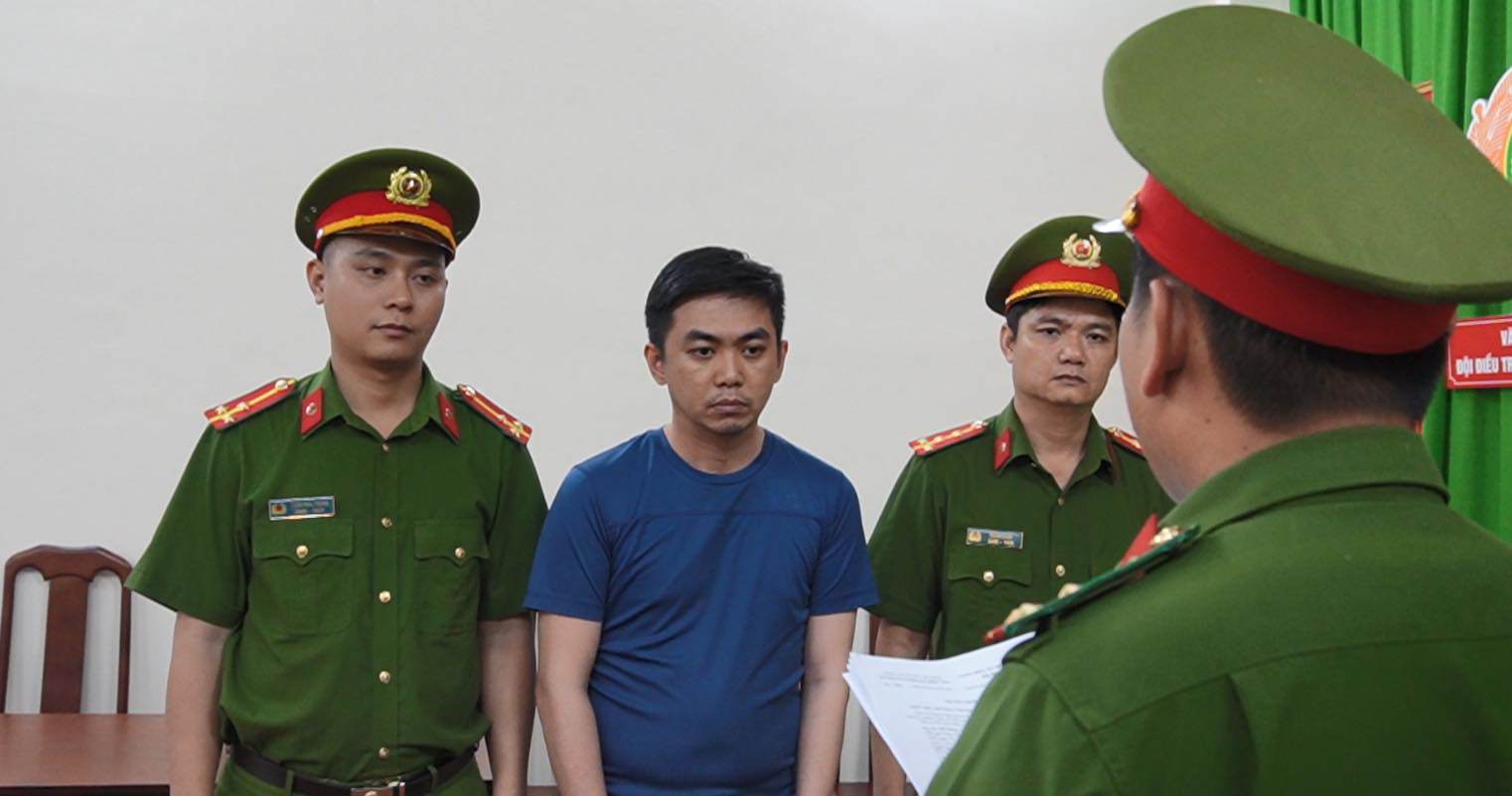 Công an TPHCM triệt phá đường dây rửa tiền, vận chuyển trái phép tiền tệ qua biên giới - 7