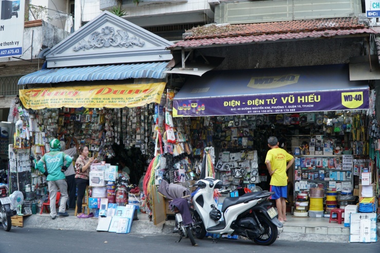 UBND phường 7, quận 10 (TPHCM) vừa ra mắt Phố chuyên doanh điện máy, điện tử Nhật Tảo, sau một năm tiến hành chỉnh trang.