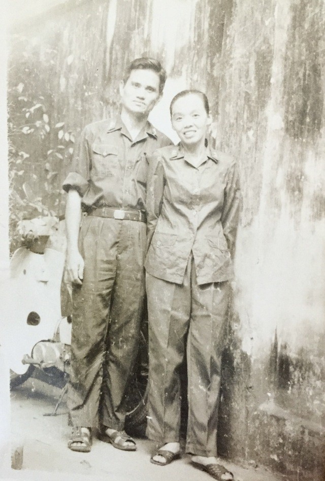 Vợ chồng bà Hà Thị Kiên và ông Nguyễn Văn Minh khi còn trẻ. (Ảnh do gia đình cung cấp)
