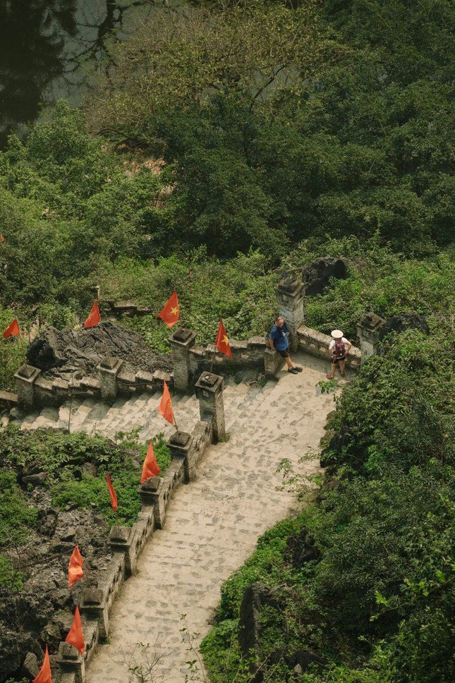 Vườn nho sai trĩu quả ở Ninh Bình: Điểm đến mới hứa hẹn hút khách dịp nghỉ lễ - 1