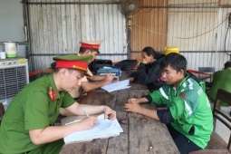 Pháp luật - Tài xế không chấp hành hiệu lệnh, tông ngã CSGT