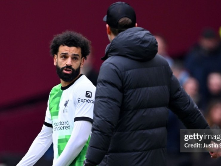 Liverpool loạn càng thêm loạn: Salah “bật“ Klopp ngay trên sân, cảnh báo “cháy nhà“