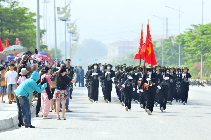 Những bóng hồng phương Nam: Sẵn sàng cho cuộc diễu binh lịch sử