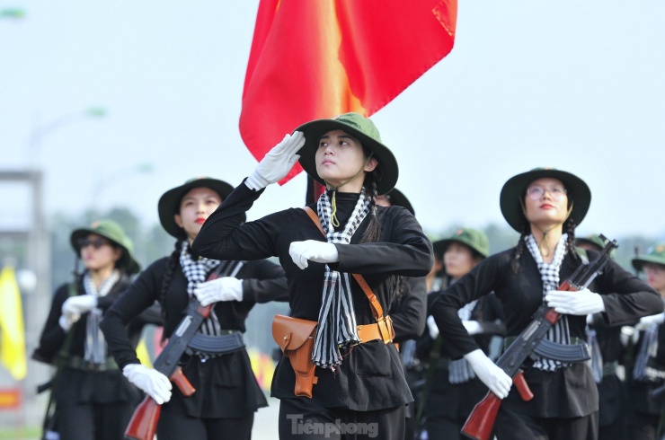 Những bóng hồng phương Nam: Sẵn sàng cho cuộc diễu binh lịch sử