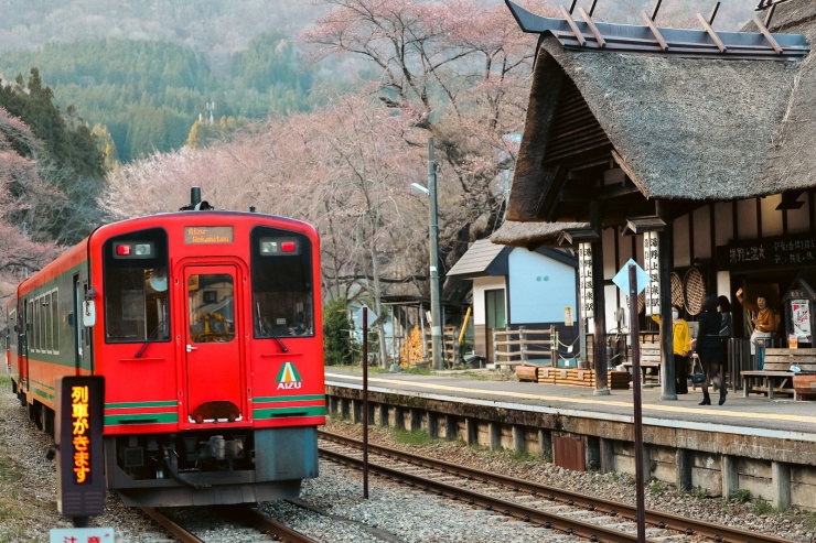 Nhà ga Yunokami-Onsen thuộc tuyến đường sắt Aizu có chiều dài 22,7 km tỉnh Fukushima. Công trình được xây dựng bởi doanh nghiệp đường sắt Aizu vào năm 1932. Ảnh: Lê Viết Vinh.