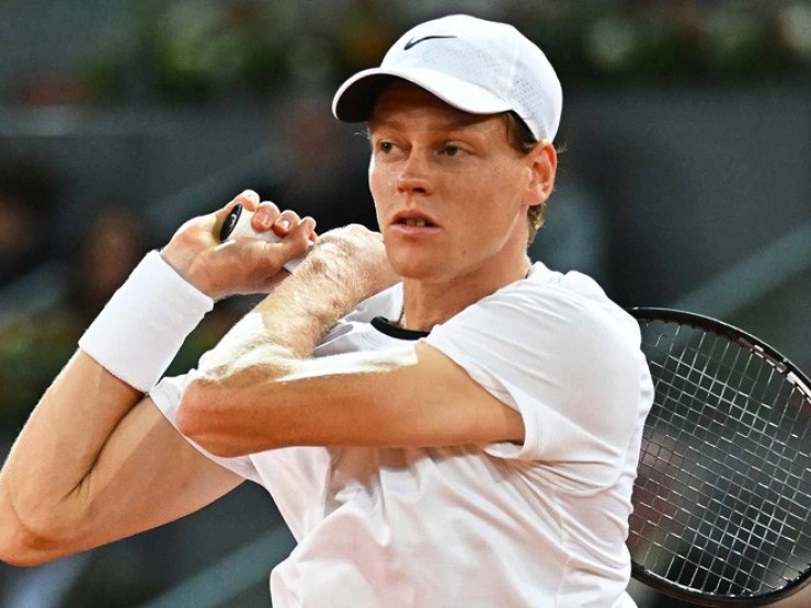 Video tennis Sinner - Kotov: Set 2 khó nhọc, bản lĩnh lên tiếng (Madrid Open)