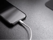 Công nghệ thông tin - Apple cảnh báo về những cách sạc iPhone không an toàn