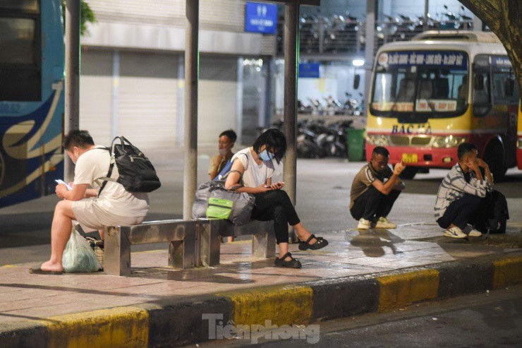 Ngày cuối dịp nghỉ lễ, nhiều người trở lại Hà Nội từ 4 giờ sáng vì sợ tắc đường - 12