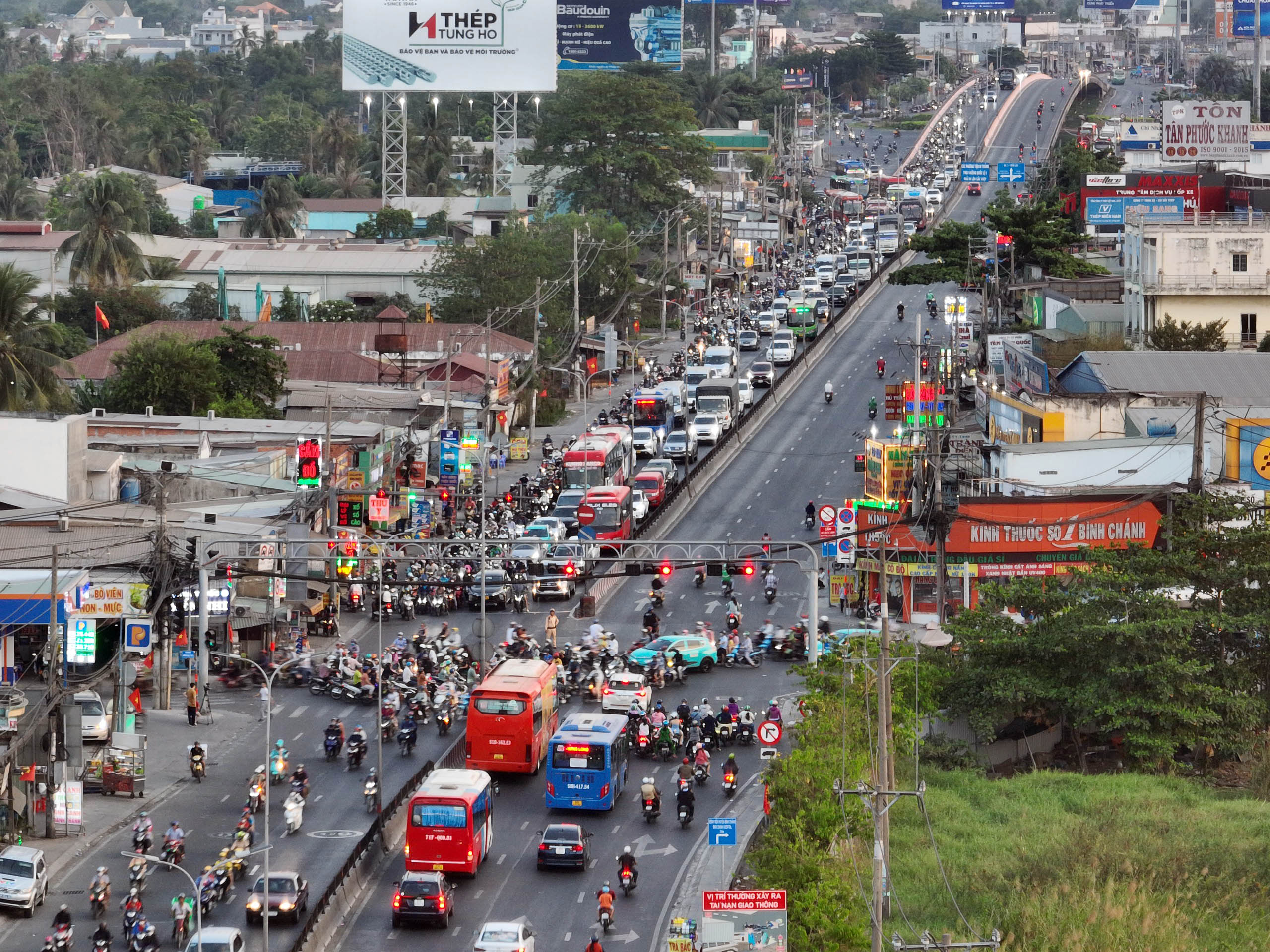 TP.HCM thông thoáng sau kỳ nghỉ lễ, không còn cảnh ùn tắc như mọi năm