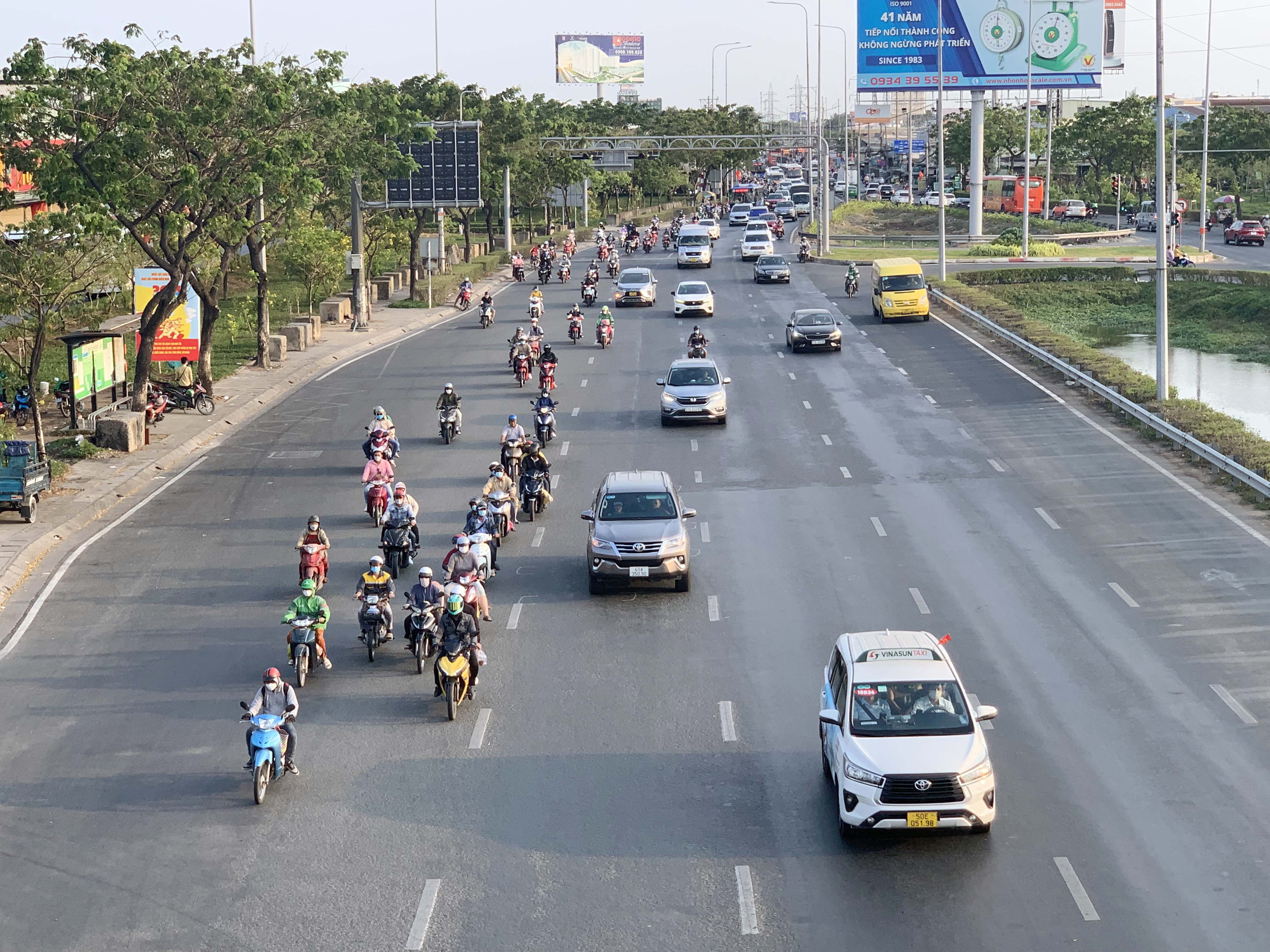 TP.HCM thông thoáng sau kỳ nghỉ lễ, không còn cảnh ùn tắc như mọi năm