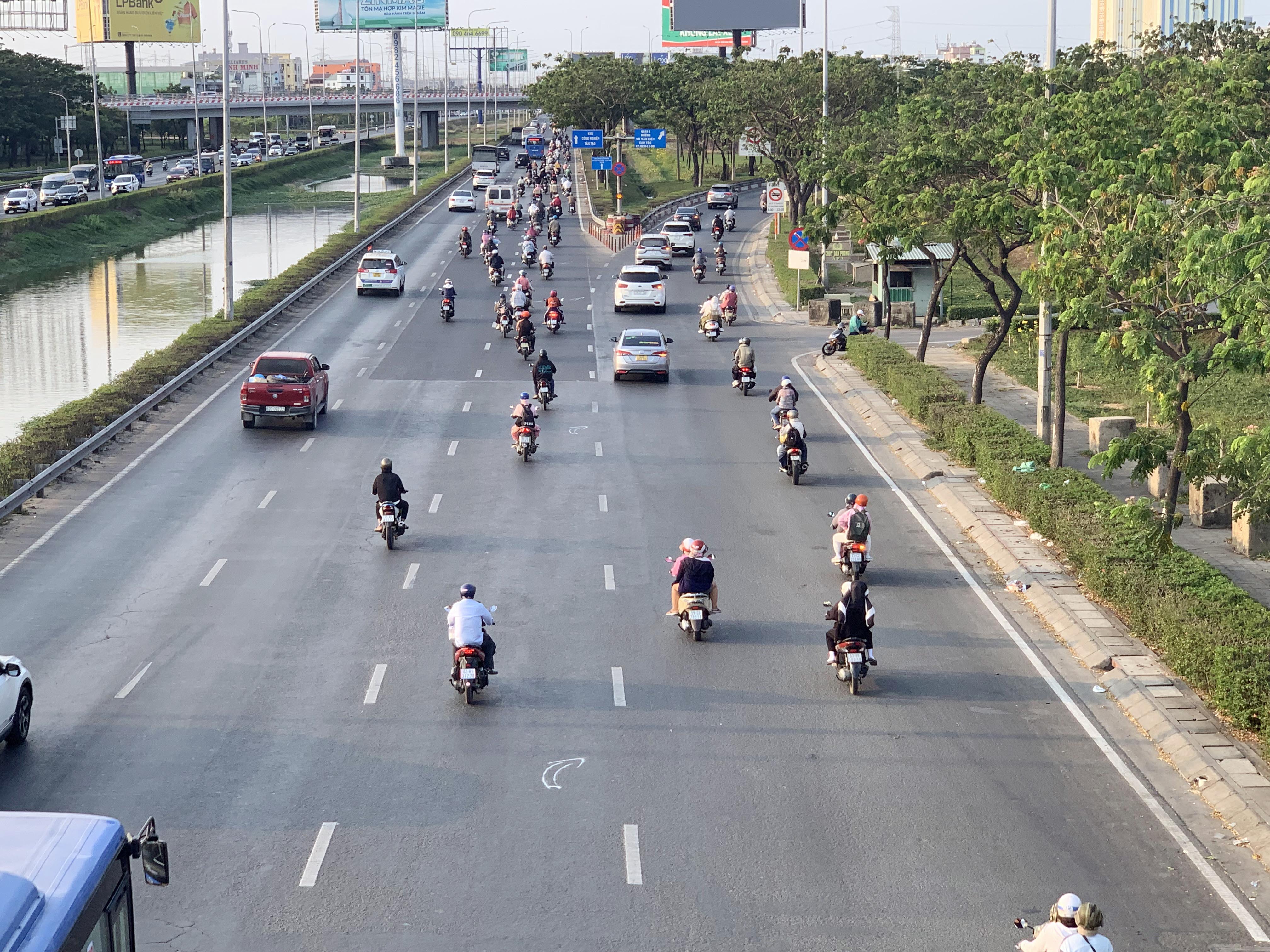 TP.HCM thông thoáng sau kỳ nghỉ lễ, không còn cảnh ùn tắc như mọi năm