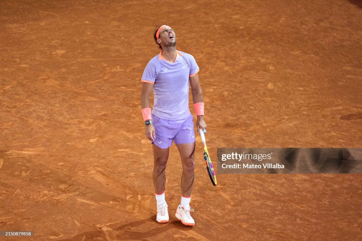 Nadal dừng bước tại vòng 4 Madrid Open