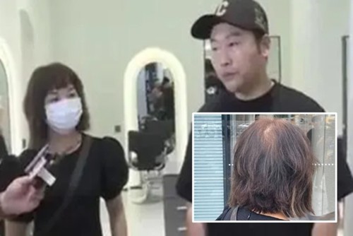 Cô Lý và anh Dương Hoành (quản lý cửa hàng tóc) đang trả lời phỏng vấn.