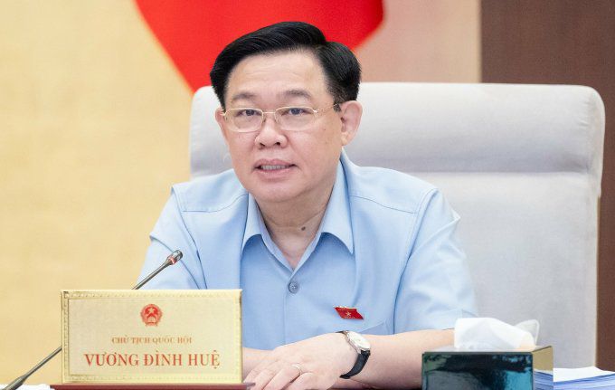 Ông Vương Đình Huệ trong lần cuối cùng điều hành phiên họp của Ủy ban Thường vụ Quốc hội, ngày 23/4. Ảnh: Media Quốc hội