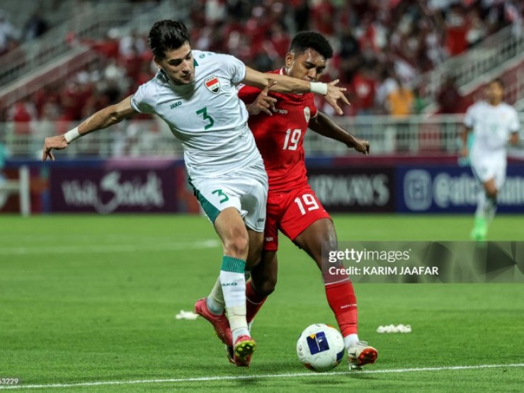 Video bóng đá U23 Indonesia - U23 Iraq: Sút xa mở điểm, sai lầm đáng tiếc (U23 châu Á) (H1)