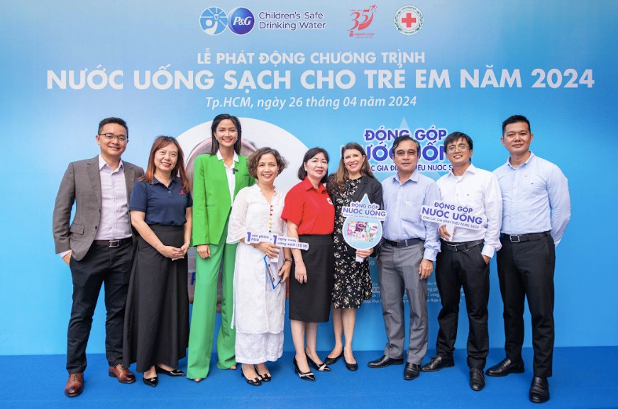 Công ty P&amp;G Việt Nam cùng với Liên hiệp hợp tác xã thương mại TP.HCM (Saigon Co.op) tiếp tục triển khai Chương trình “Nước Uống Sạch cho Trẻ Em” năm 2024