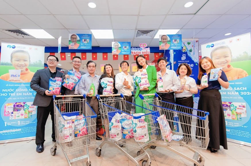 Khi tham gia chương trình, người tiêu dùng còn có cơ hội được nhận nhiều quà tặng tri ân giá trị