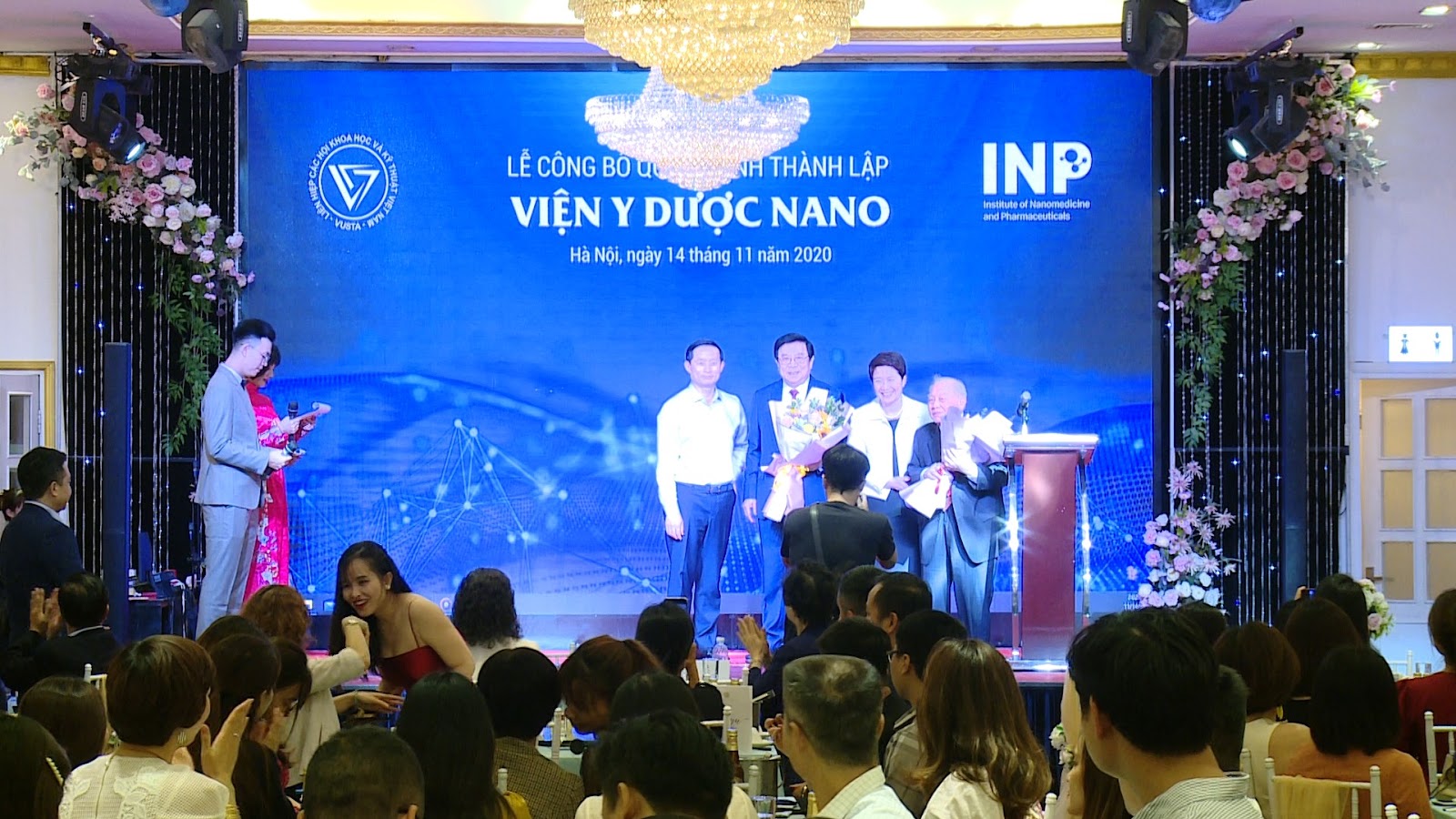 Cố GS.Viện sĩ Nguyễn Văn Hiệu &amp; GS Nguyễn Đức Nghĩa trong lễ thành lập Viện Y dược Nano
