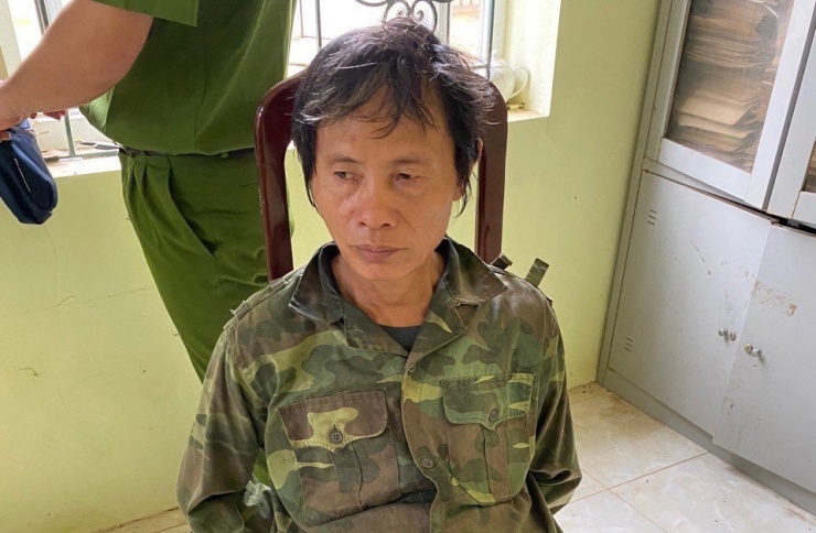 Bị mời lên xã làm việc, Bùi Văn Khượp lấy dao phóng lợn đâm công an trọng thương. Ảnh: CA