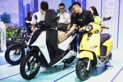 Người dùng xe máy điện VinFast tiết kiệm ít nhất 100.000 đồng/tháng nhờ gói thuê pin mới