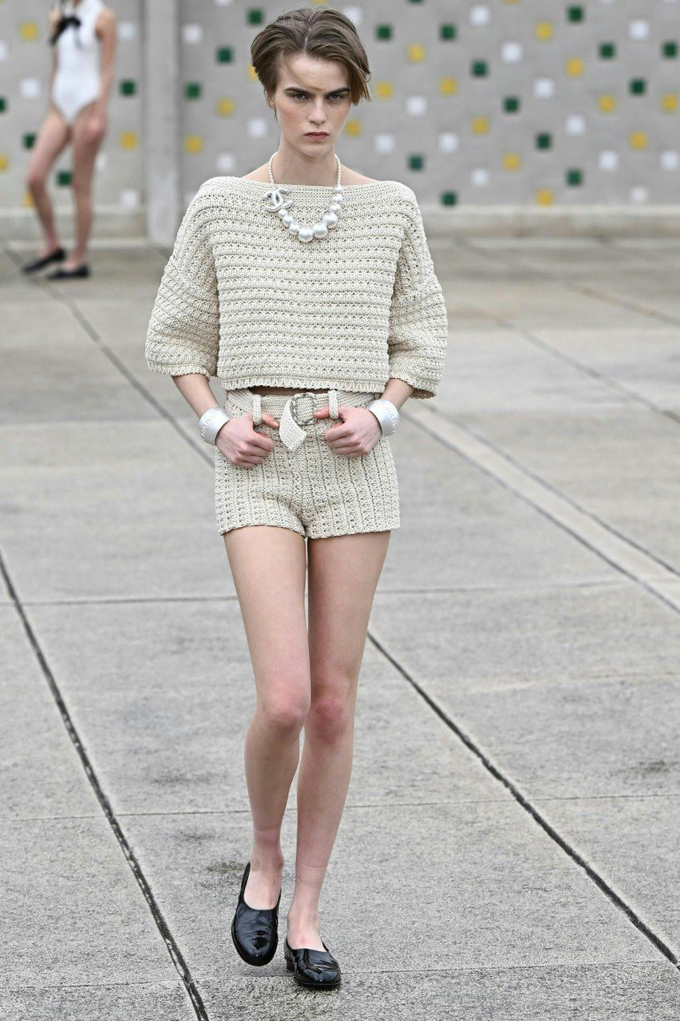 Chanel Cruise 2025 khởi hành đến Marseille với BST hàng hải hiện đại - 15