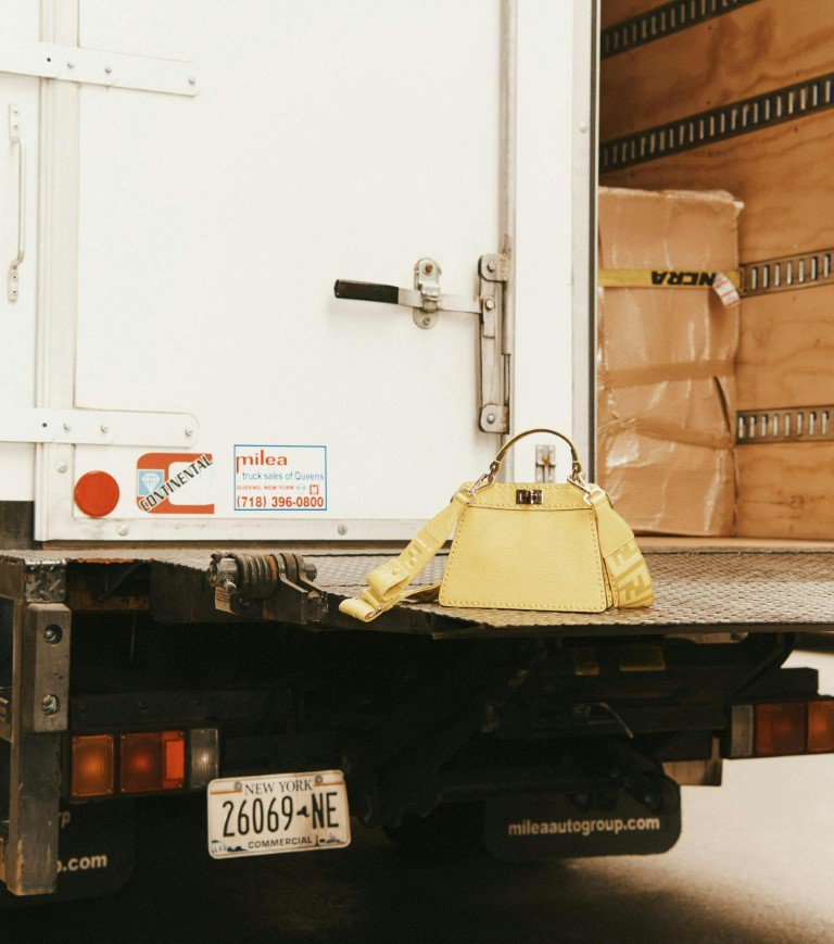 Fendi mang đến hàng trăm cách độc đáo để tạo thành chiếc túi của riêng bạn - 5