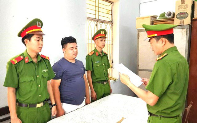 Tống đạt quyết định khởi tố, bắt tạm giam Trần Ngọc Sơn