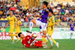 Bóng đá - Video bóng đá SLNA - Hà Nội: Bùng nổ cuối hiệp 1, bàn gỡ may mắn (V-League)