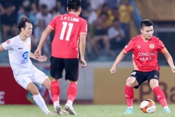 Bóng đá - Tranh cãi trọng tài &quot;bẻ còi&quot;, Công an Hà Nội thua Nam Định ở &quot;chung kết sớm&quot; V-League