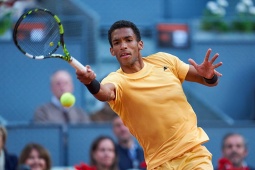 Thể thao - Choáng Madrid Open: Aliassime lại thắng nhờ đối thủ bỏ cuộc, lần đầu vào chung kết